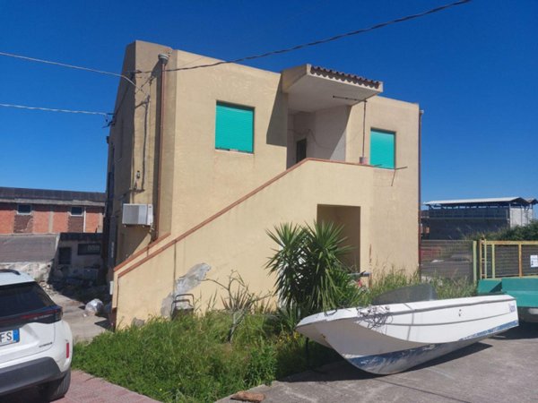 appartamento in vendita a Valdina in zona Fondachello
