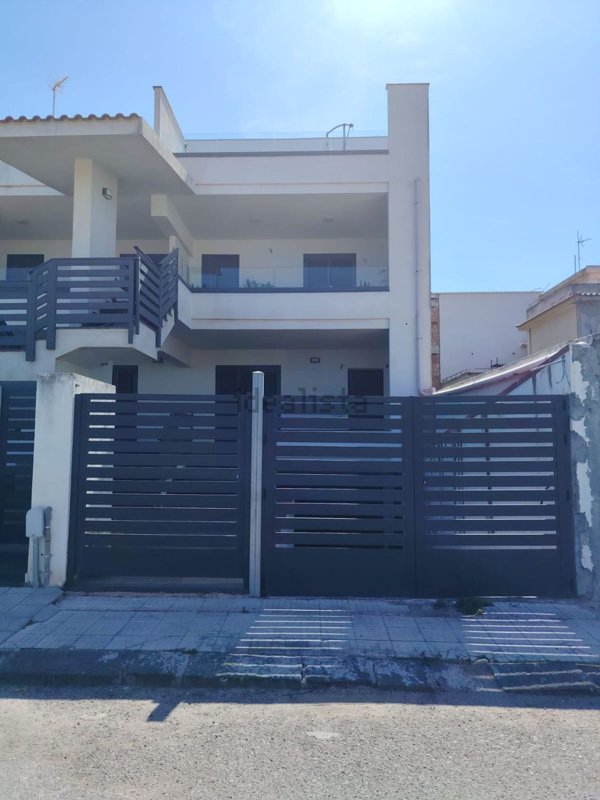 casa indipendente in vendita a Valdina in zona Fondachello