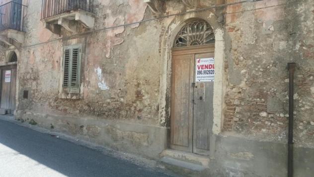 esavano in vendita a Venetico in zona Venetico Superiore