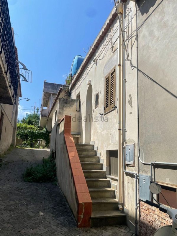 casa indipendente in vendita a Venetico in zona Venetico Superiore