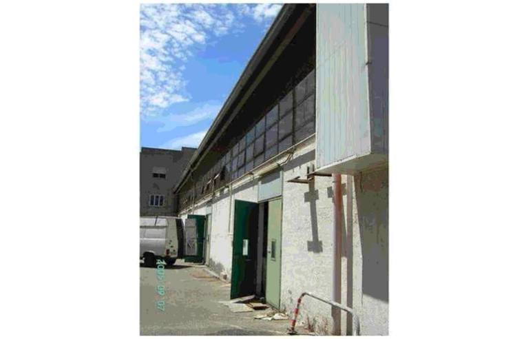 locale commerciale in vendita a Venetico