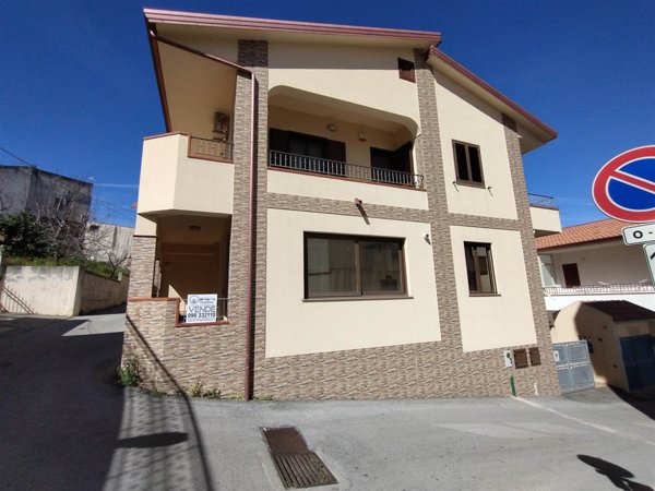 casa indipendente in vendita a Villafranca Tirrena in zona Castello