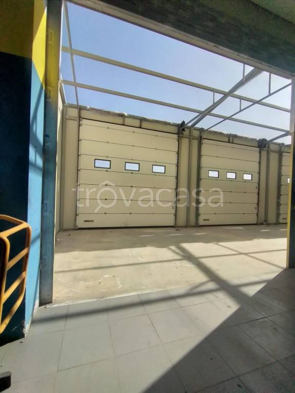 locale commerciale in vendita a Villafranca Tirrena
