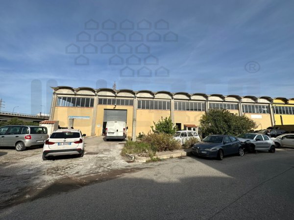 negozio in vendita a Villafranca Tirrena