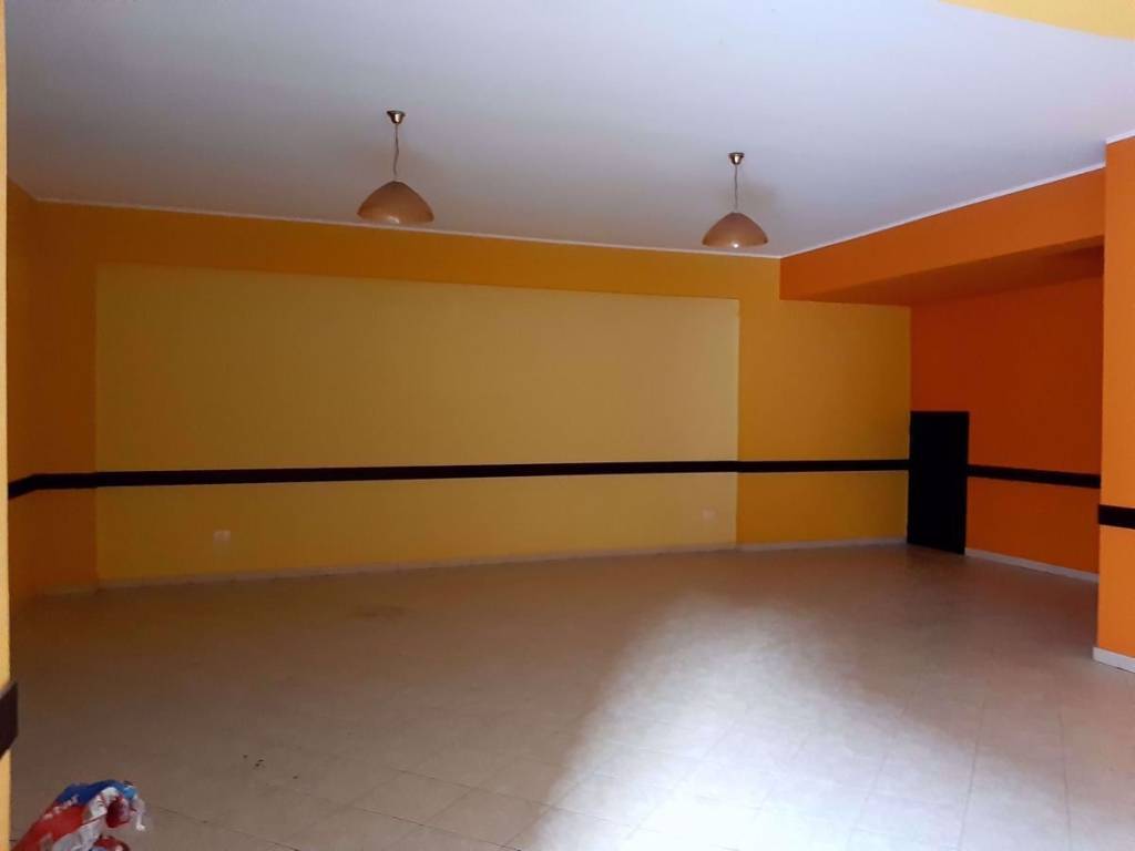 locale commerciale in vendita a Villafranca Tirrena
