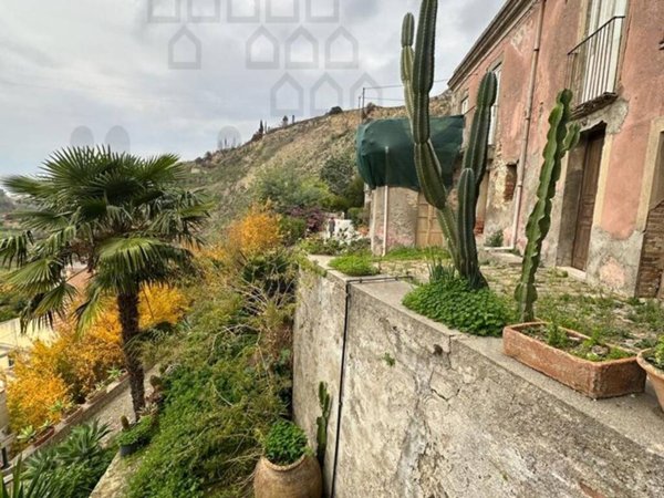 casa indipendente in vendita a Villafranca Tirrena in zona Calvaruso