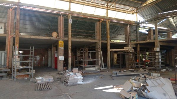 locale commerciale in vendita a Villafranca Tirrena