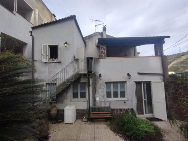 casa indipendente in vendita a Villafranca Tirrena in zona Calvaruso