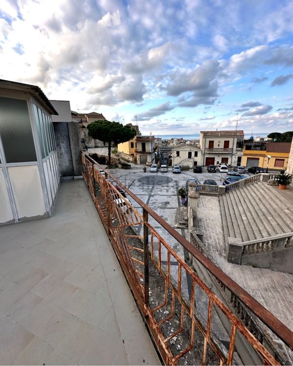 appartamento in vendita a Villafranca Tirrena in zona Castello