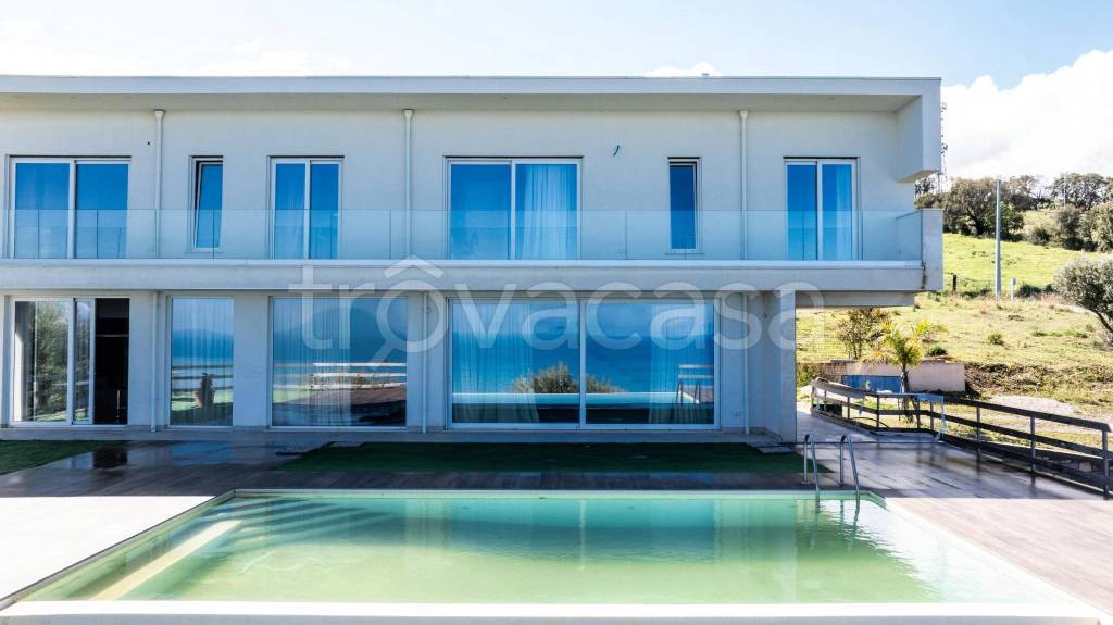 casa indipendente in vendita ad Acquedolci