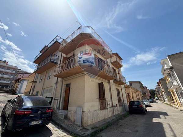 casa indipendente in vendita ad Acquedolci