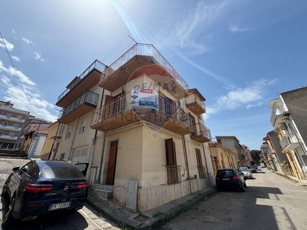 casa indipendente in vendita ad Acquedolci