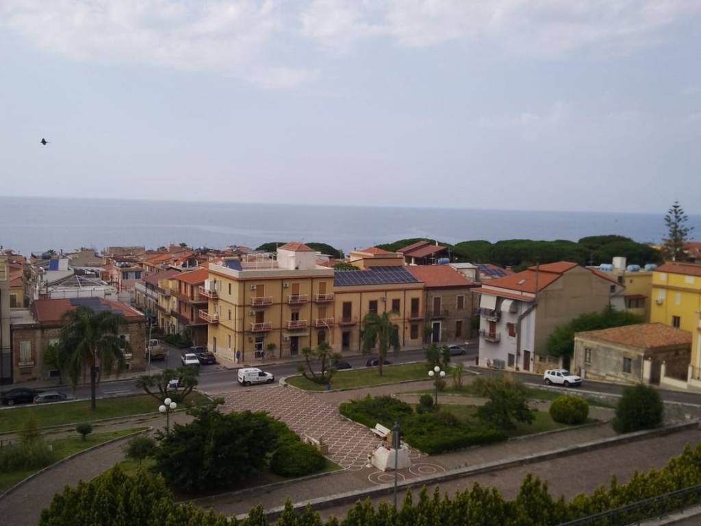 appartamento in vendita ad Acquedolci