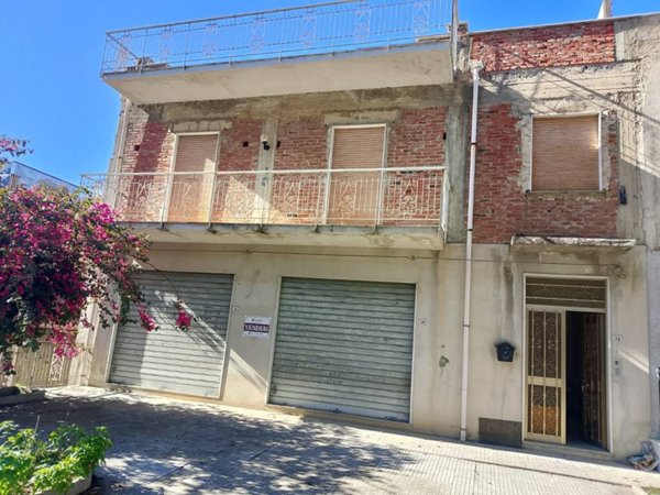 casa indipendente in vendita ad Acquedolci