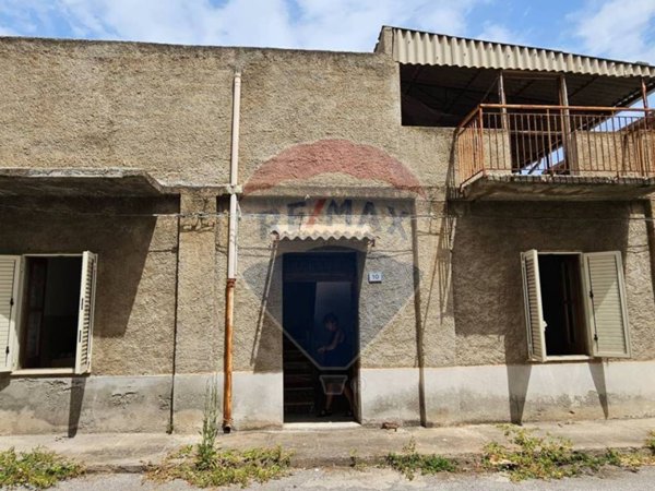 casa indipendente in vendita ad Acquedolci