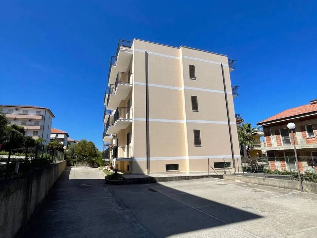 appartamento in vendita ad Acquedolci