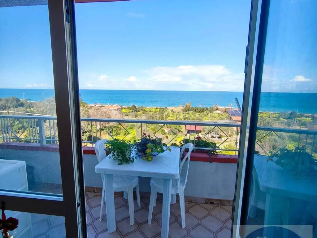 appartamento in vendita ad Acquedolci