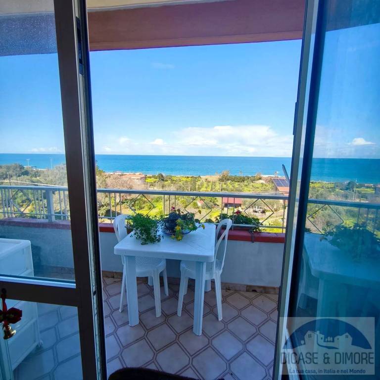 appartamento in vendita ad Acquedolci