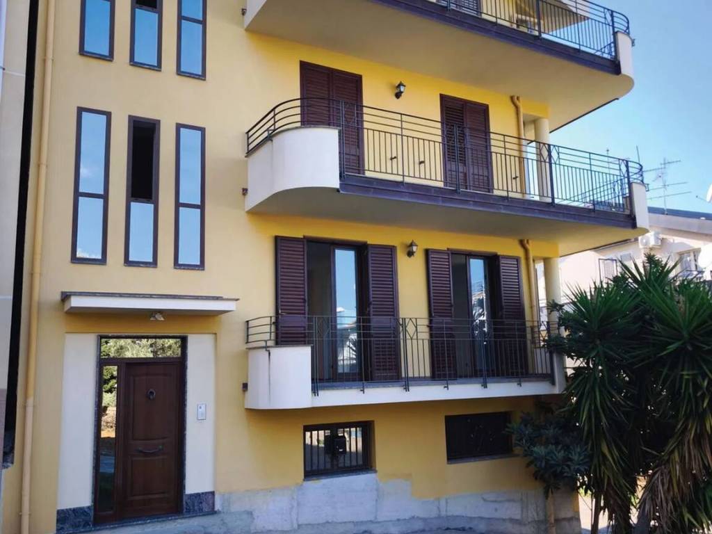 appartamento in vendita ad Acquedolci