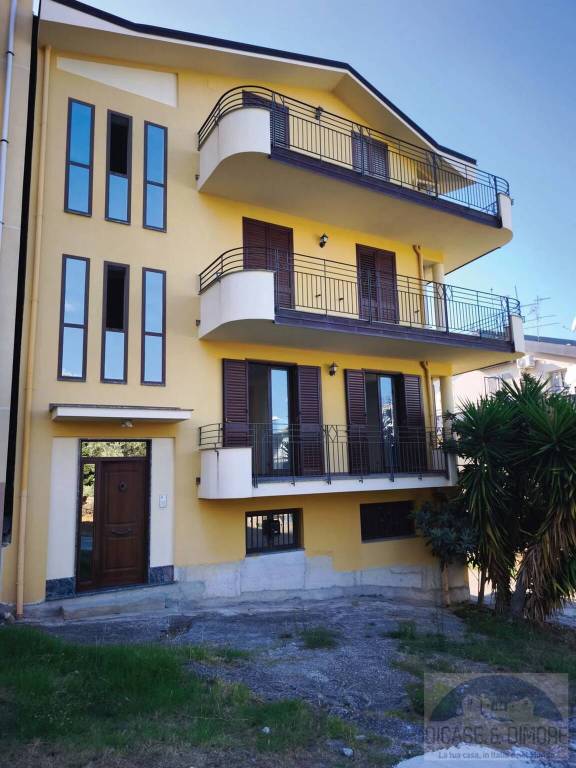 appartamento in vendita ad Acquedolci