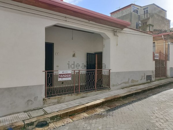 casa indipendente in vendita ad Acquedolci