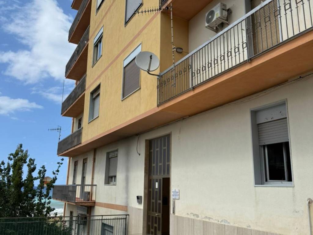 appartamento in vendita ad Acquedolci