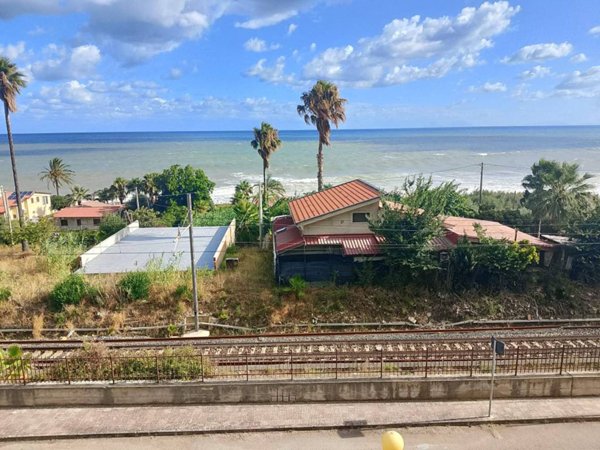 appartamento in vendita ad Acquedolci