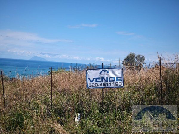 terreno edificabile in vendita ad Acquedolci