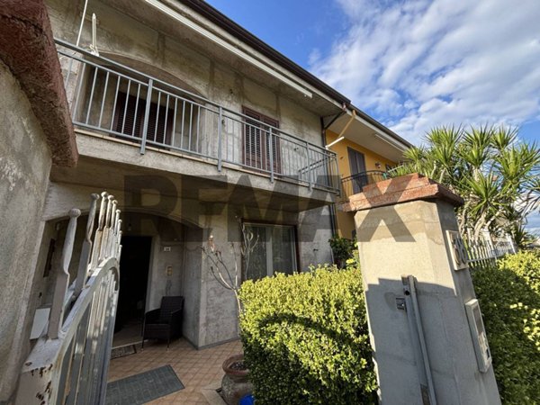 casa indipendente in vendita ad Acquedolci