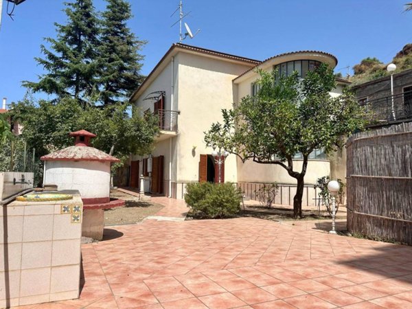 casa indipendente in vendita a Torrenova