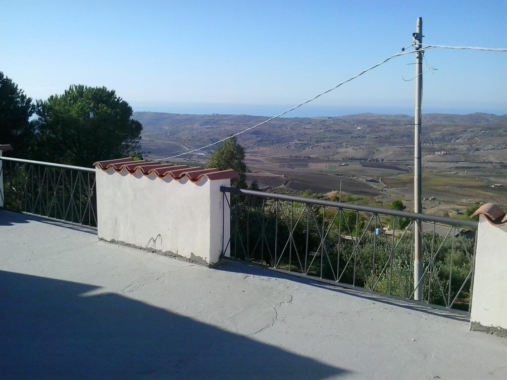 casa indipendente in vendita ad Agrigento in zona Montaperto