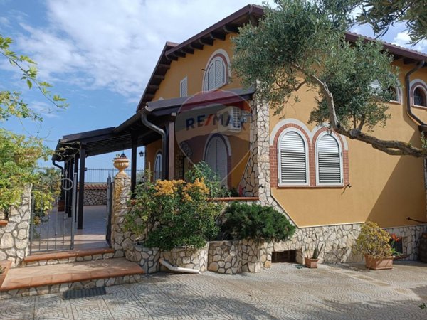 casa indipendente in vendita ad Agrigento in zona Zingarello