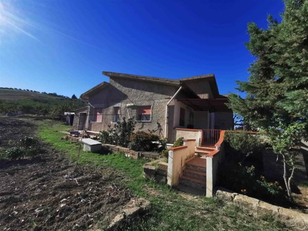 casa indipendente in vendita ad Agrigento in zona Centro Storico