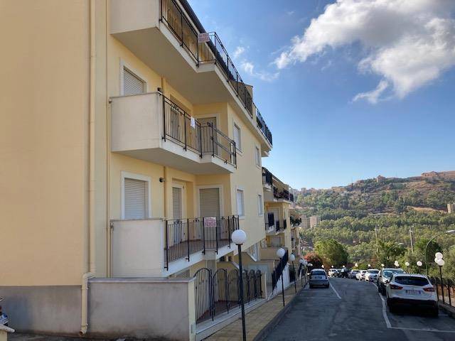 appartamento in vendita ad Agrigento in zona Montaperto