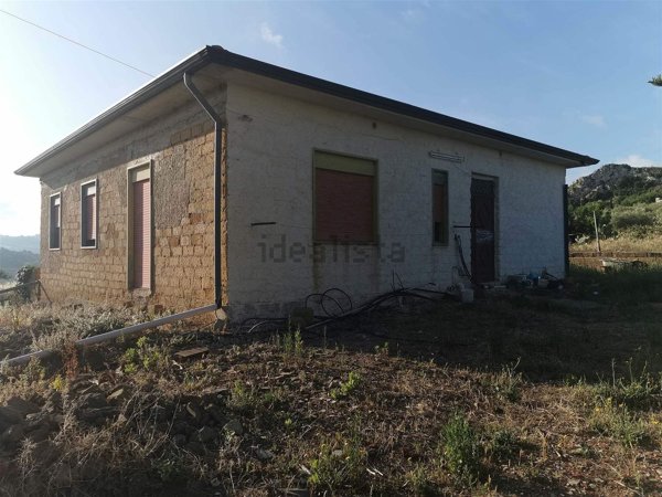casa indipendente in vendita ad Agrigento in zona Montaperto