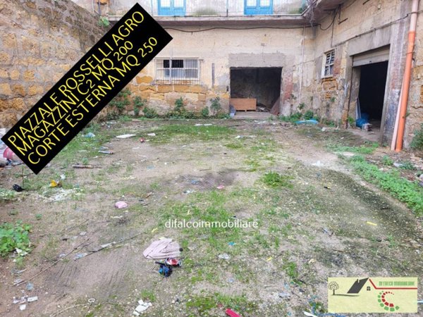 locale commerciale in vendita ad Agrigento in zona Centro Storico