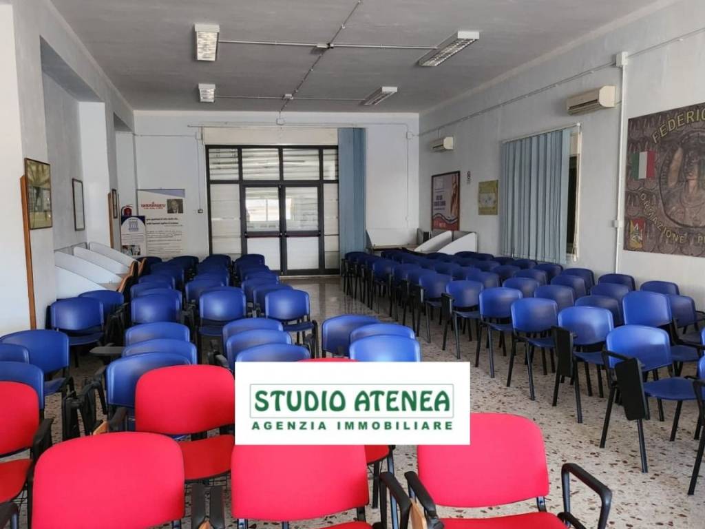 negozio in vendita ad Agrigento in zona Montaperto