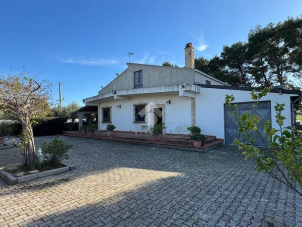 casa indipendente in vendita ad Agrigento in zona San Leone