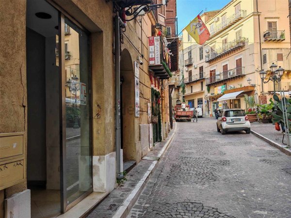 locale commerciale in vendita ad Agrigento in zona Centro Storico