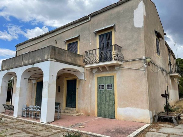 casa indipendente in vendita ad Agrigento in zona San Leone