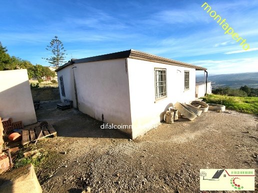 casa indipendente in vendita ad Agrigento in zona San Leone