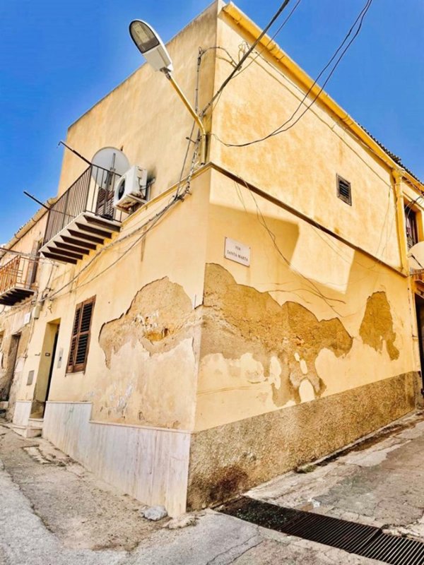 quadrivano in vendita ad Agrigento in zona Centro Storico