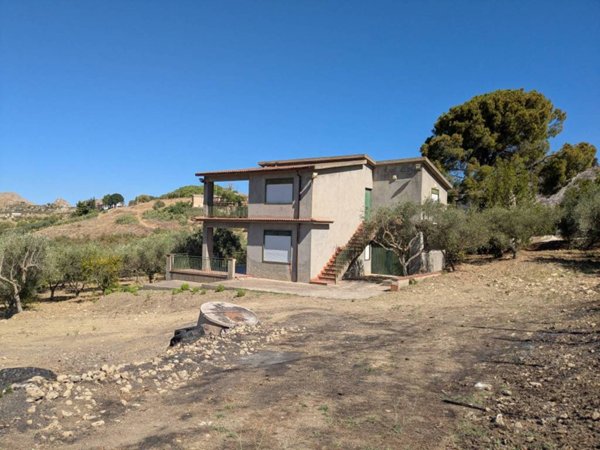 casa indipendente in vendita ad Agrigento in zona Giardina Gallotti