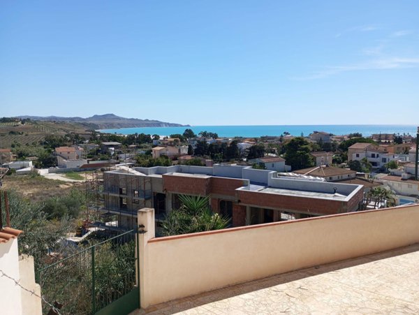 appartamento in vendita ad Agrigento in zona Fiumenaro