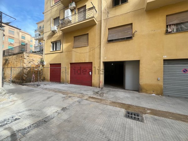 locale di sgombero in vendita ad Agrigento