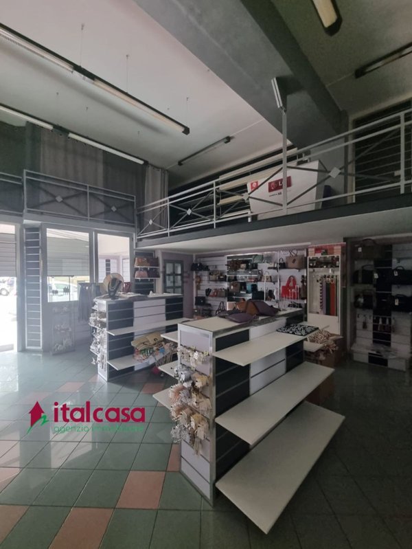 locale commerciale in vendita ad Agrigento