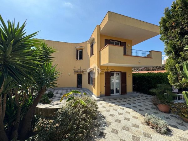 casa indipendente in vendita ad Agrigento in zona San Leone