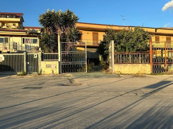 locale commerciale ad Agrigento in zona Calcarelle / Polo Universitario