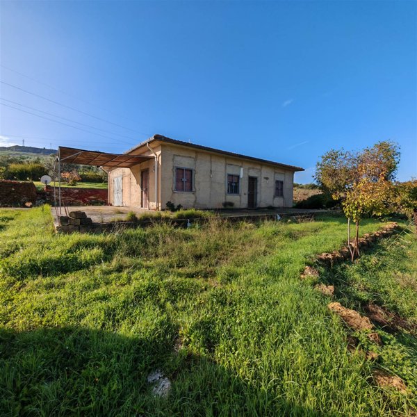 casa indipendente in vendita ad Agrigento in zona Zingarello