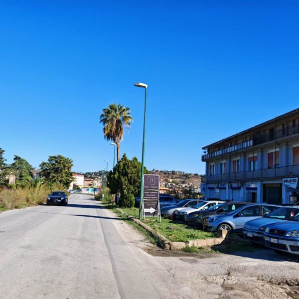 negozio in vendita ad Agrigento in zona Villaggio Mosè